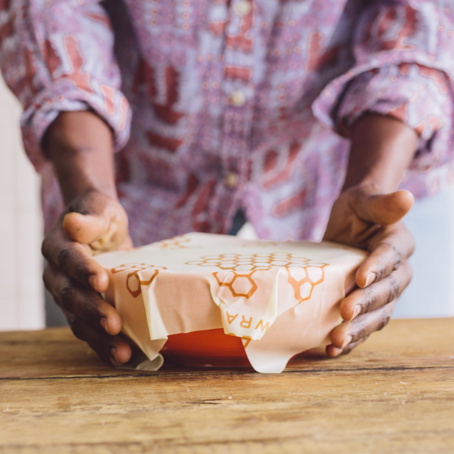 Bee's Wrap - Bees Wrap Reusable Beeswax Food Wrap Roll - Honeycomb Print