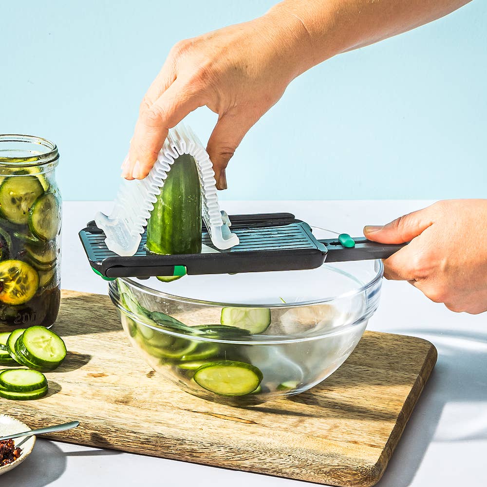 Dreamfarm - Nocutu® - Adjustable Mandoline with Flexible Finger Guard