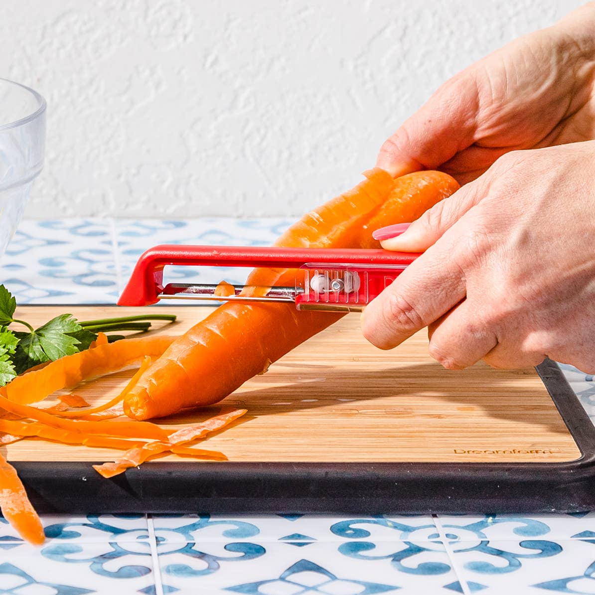 Dreamfarm - Sharple® - Self-sharpening Safety Peeler