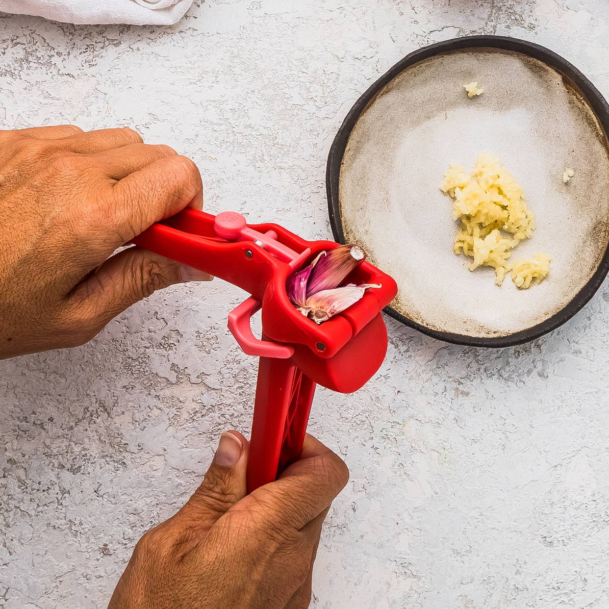 Garject Lite - Garlic Press, Scrape, & Eject