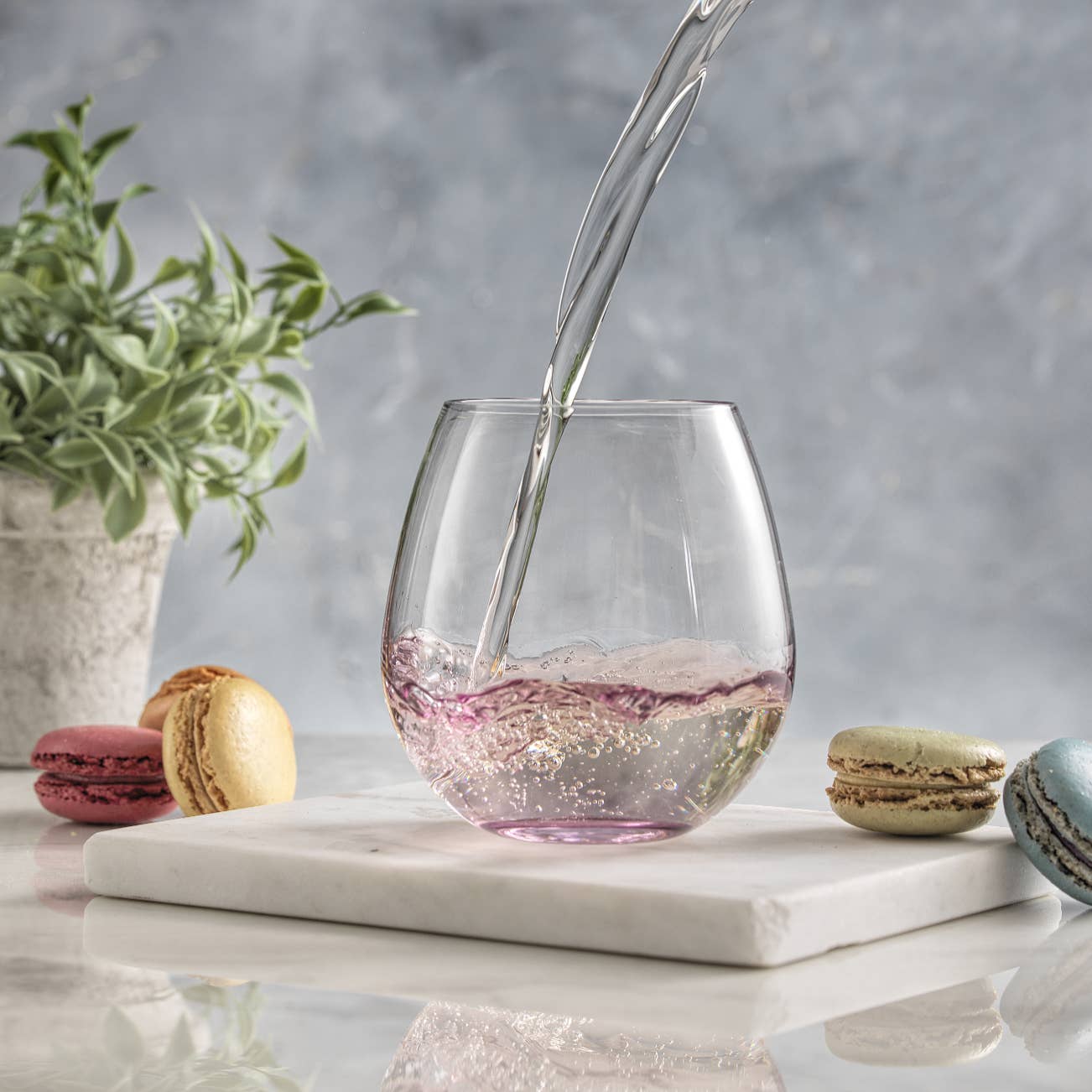 JoyJolt - Hue Colored Stemless Summer Wine Glasses, Outdoor Glasses