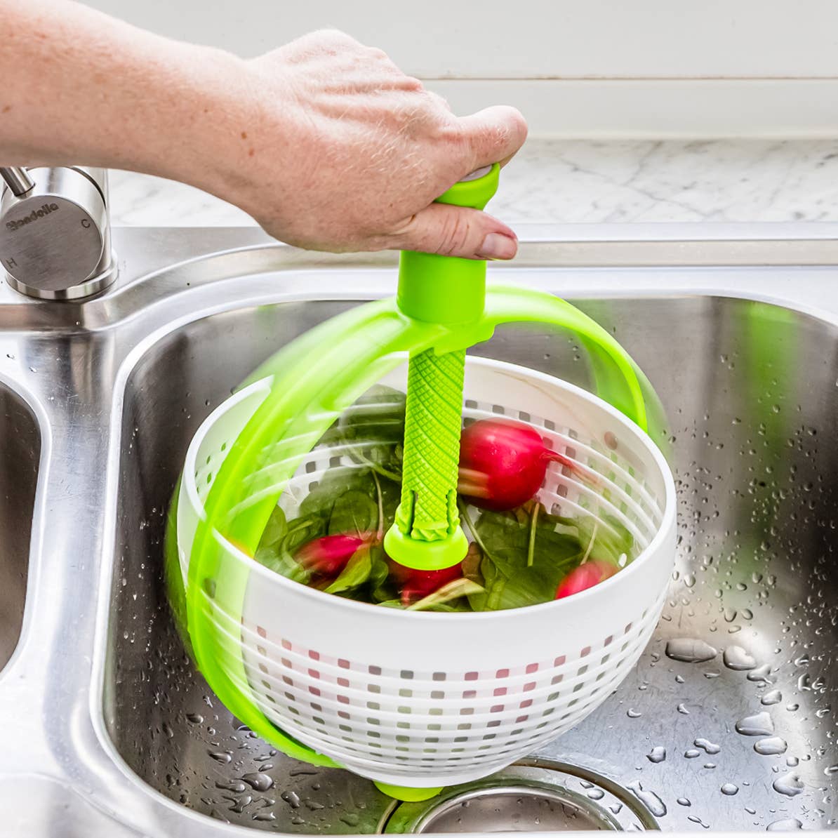 Dreamfarm - Spina® - 2-in-1 Colander and In-sink Salad Spinner