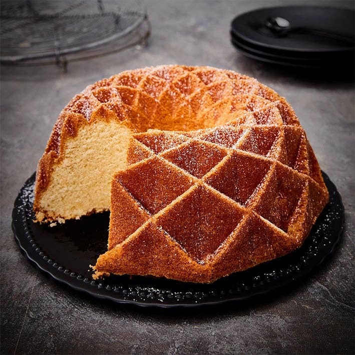 Port-Style Enterprises Inc. - Birkmann Contoura Cake Pan Geo