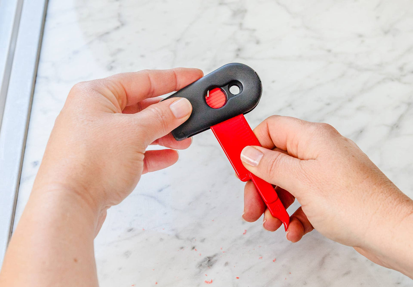 Cleana - Self Sharpening & Cleaning Scraper - Set of 2